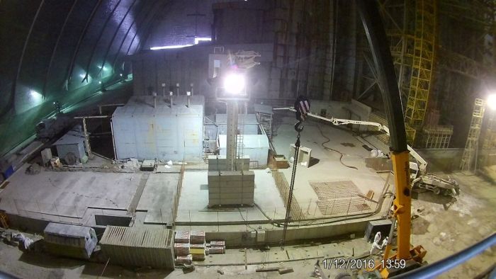 Под новым саркофагом Чернобыльской АЭС