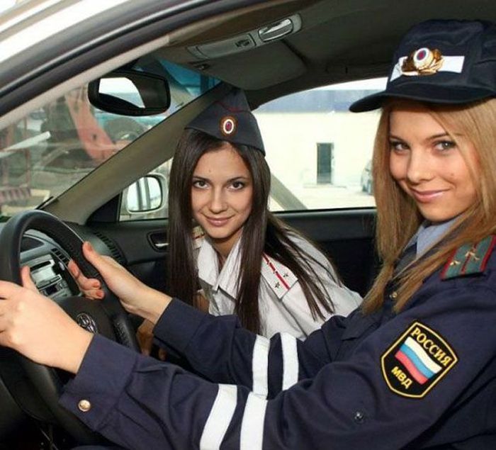 Девушки на страже порядка