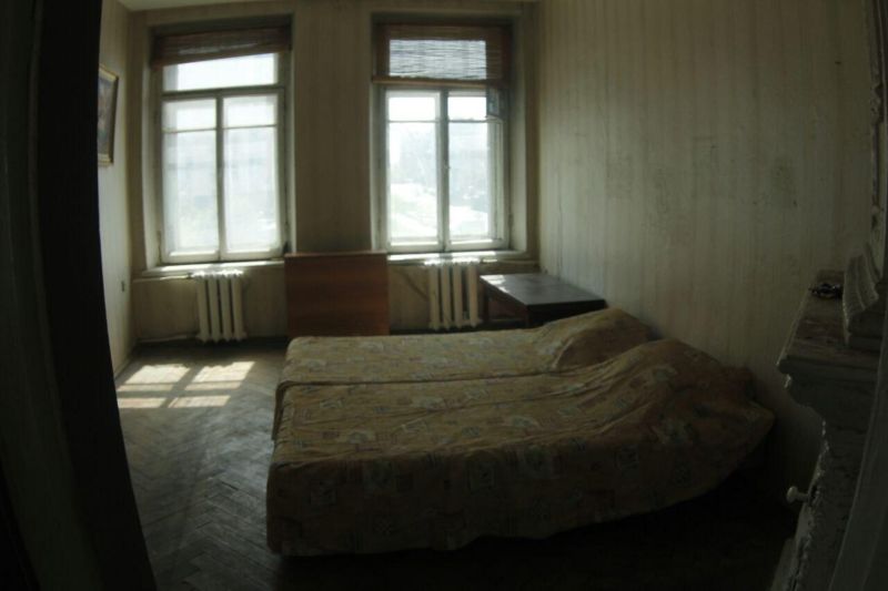Комнаты в элитном районе Питера для очень нетребовательных постояльцев
