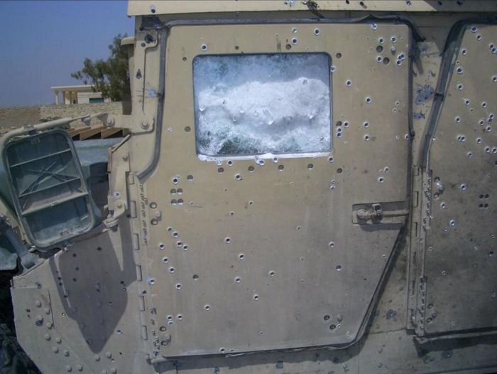 Армейский внедорожник HMMWV, спасший свой экипаж