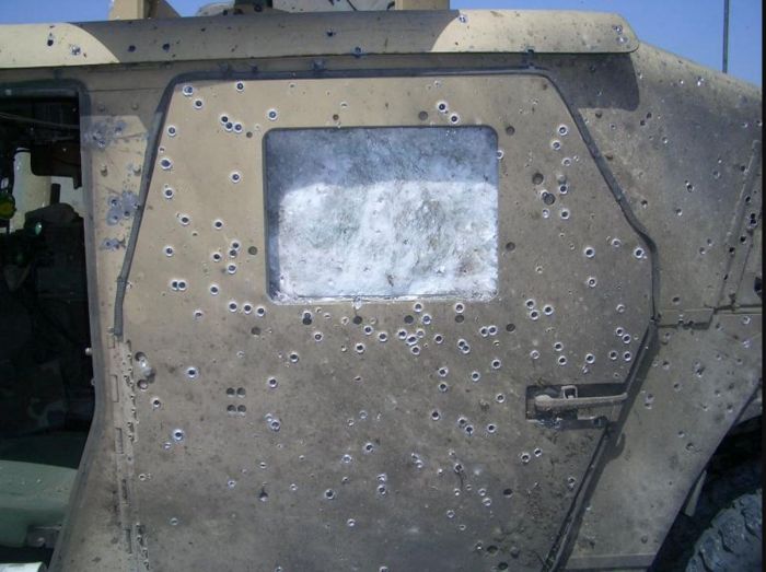 Армейский внедорожник HMMWV, спасший свой экипаж