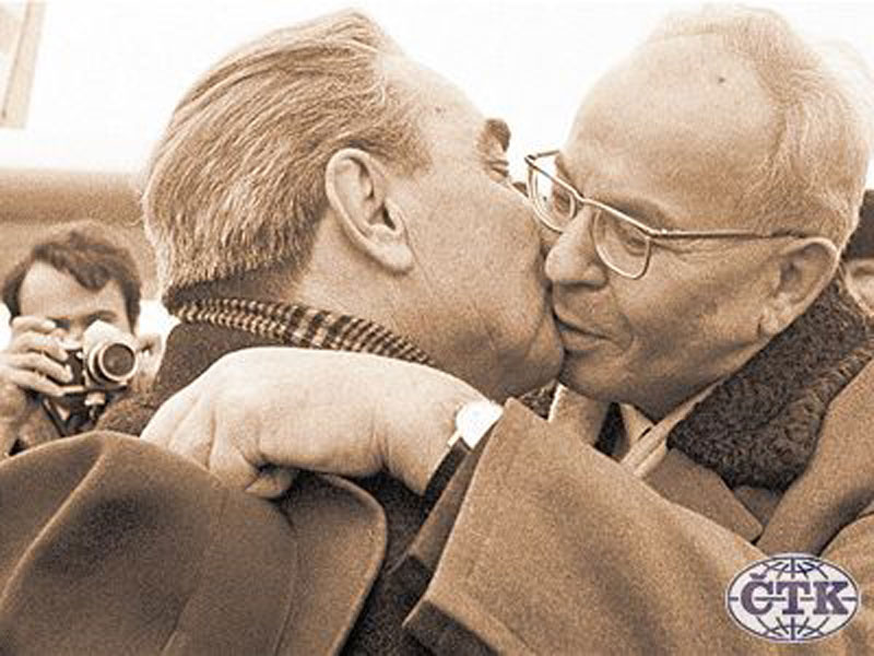 10 любопытных фактов про поцелуи Брежнева 10 любопытных фактов про поцелуи Брежнева