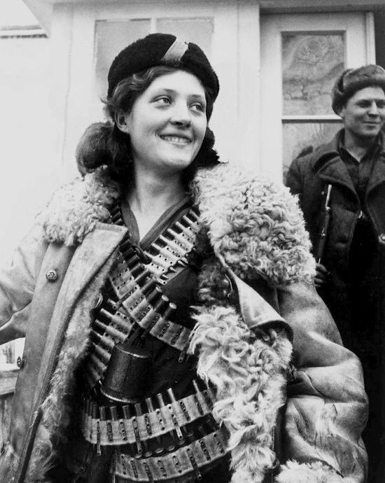 Очаровательные улыбки женщин-военнослужащих Красной армии