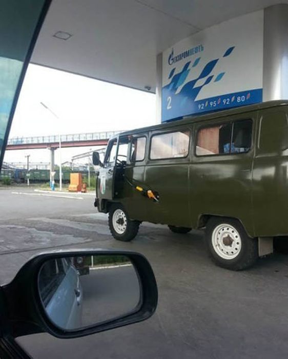 Нелепые случаи на дорогах