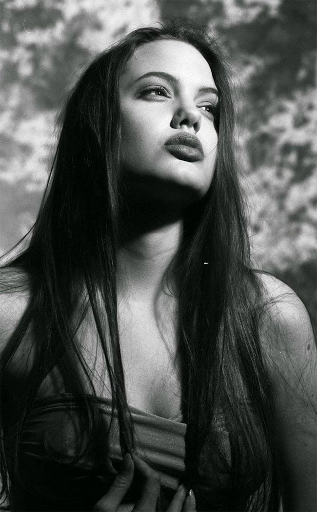 Первая фотосессия Анджелины Джоли, когда ей было всего 15 лет