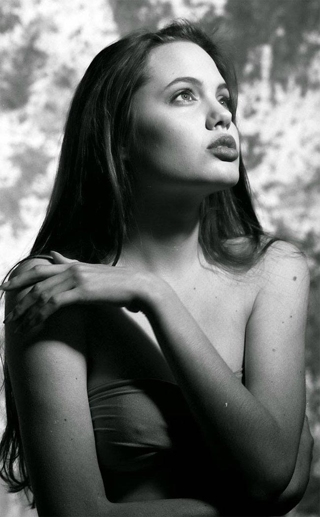 Первая фотосессия Анджелины Джоли, когда ей было всего 15 лет