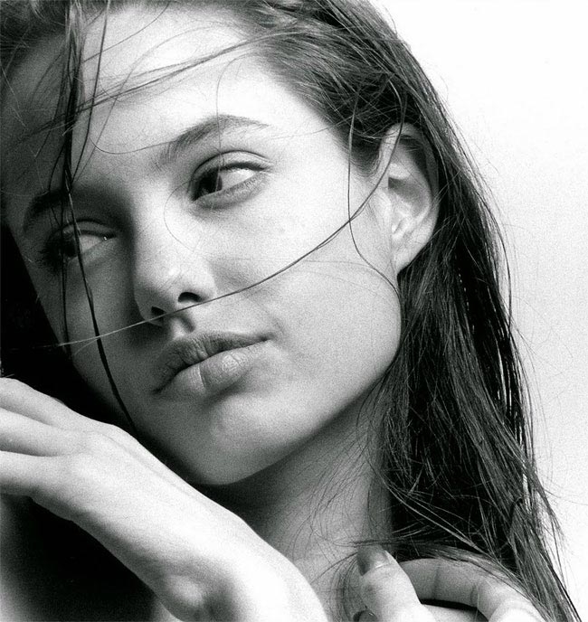 Первая фотосессия Анджелины Джоли, когда ей было всего 15 лет