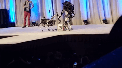 Робот Atlas компании Boston Dynamics упал во время презентации