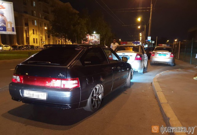Полиция Санкт-Петербурга устроила облаву на стритрейсеров Полиция Санкт-Петербурга устроила облаву на стритрейсеров