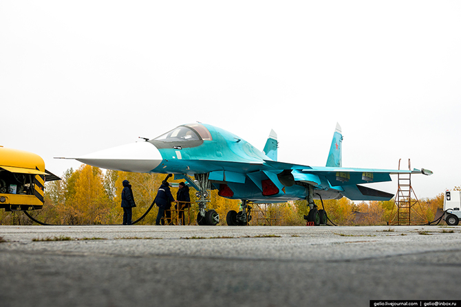 Производство фронтового бомбардировщика Су-34