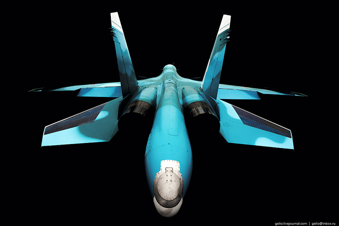 Производство фронтового бомбардировщика Су-34