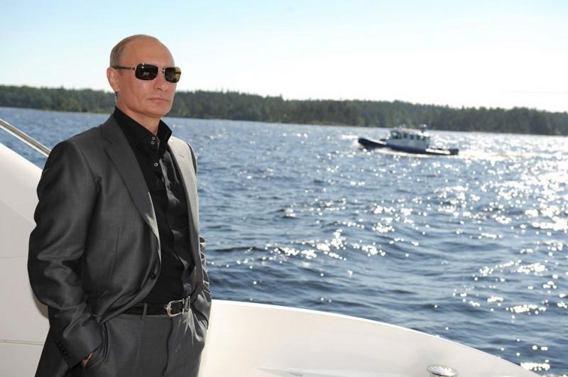 Владимиру Путину 65