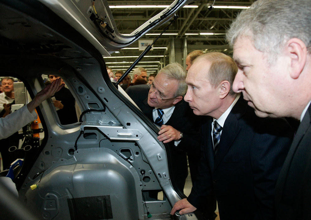 Владимиру Путину 65