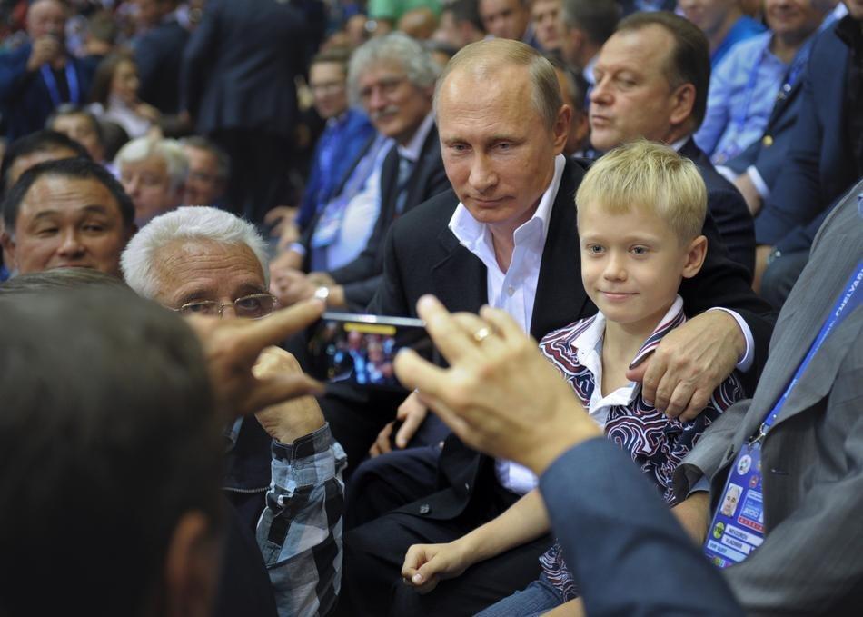 Владимиру Путину 65