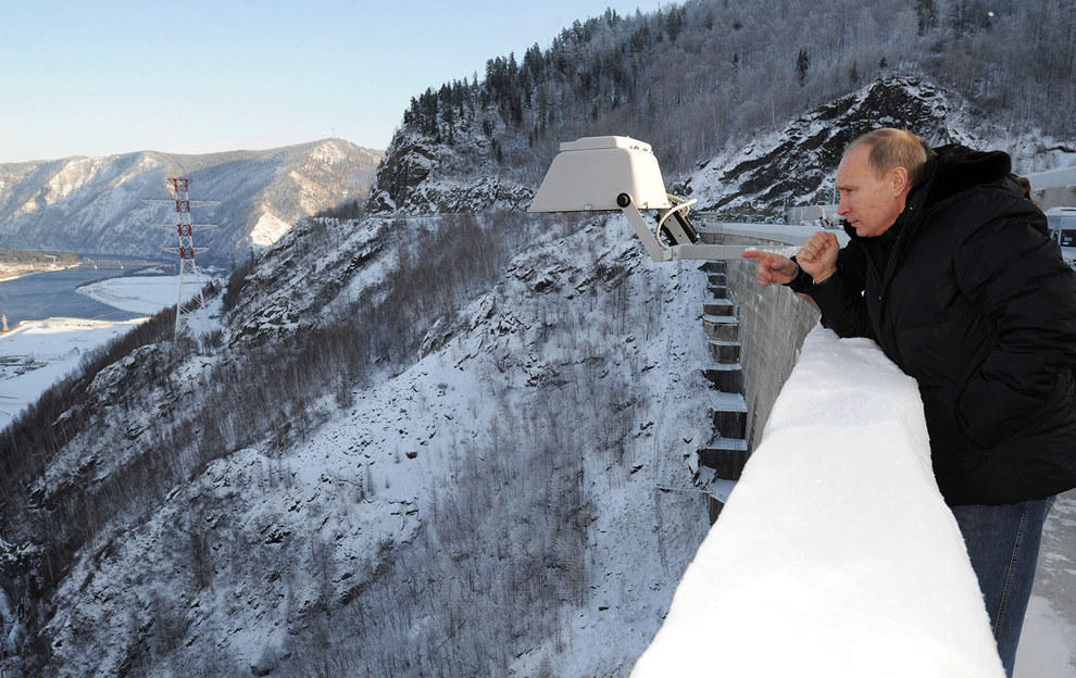 Владимиру Путину 65