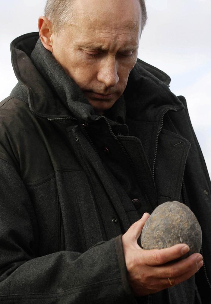 Владимиру Путину 65