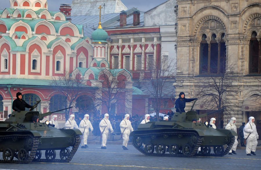 Торжественный марш на Красной площади Торжественный марш на Красной площади
