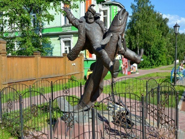Необычные и прикольные памятники в российских городах