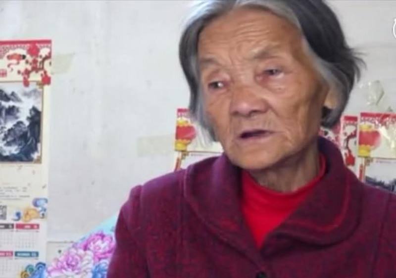 Сила материнской любви: китаец вышел из 12-летней комы и всё это время за ним ухаживала пожилая мать