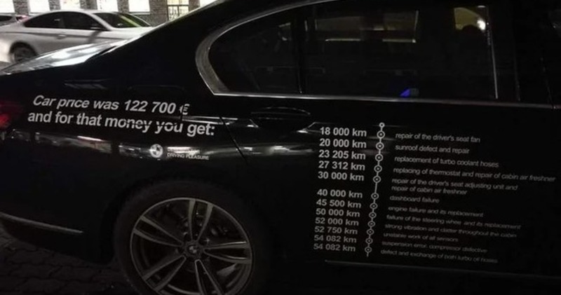 Владелец BMW от возмущения расписал все поломки на двери своего авто Владелец BMW от возмущения расписал все поломки на двери своего авто
