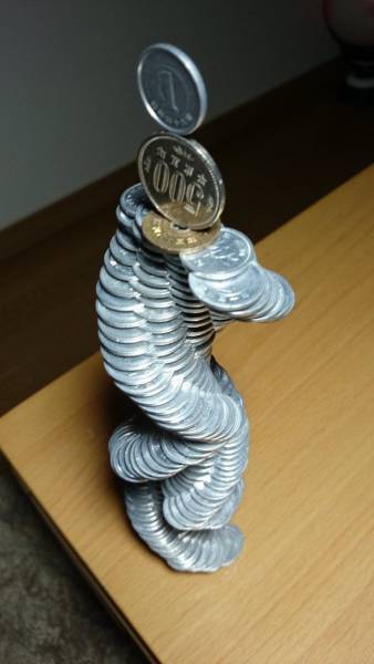 Невероятные фигуры из монет
