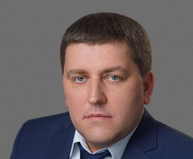 Директор самарского филиала «Почты России» заставлял подчиненных строить ему дачу