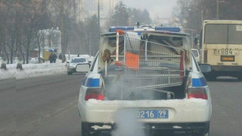 Странные персонажи на дорогах
