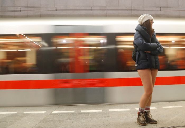 «В метро без штанов-2017»