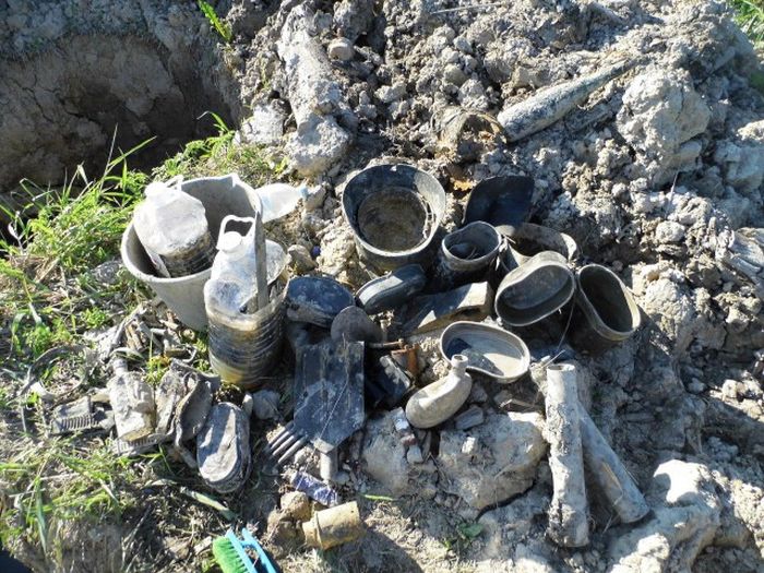 Раскопки немецкого блиндажа в Ленинградской области