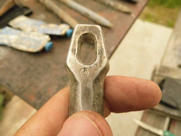 Раскопки немецкого блиндажа в Ленинградской области
