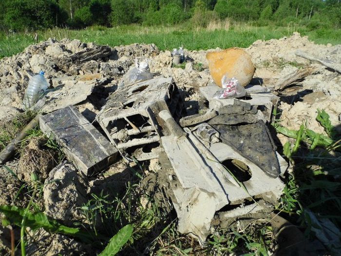 Раскопки немецкого блиндажа в Ленинградской области