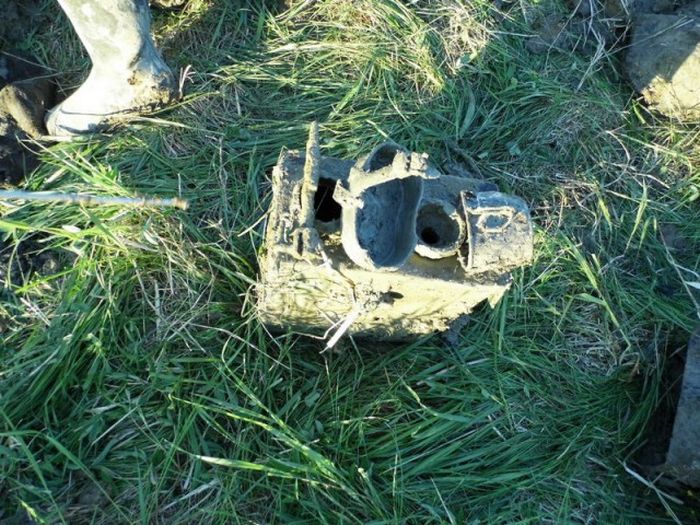 Раскопки немецкого блиндажа в Ленинградской области