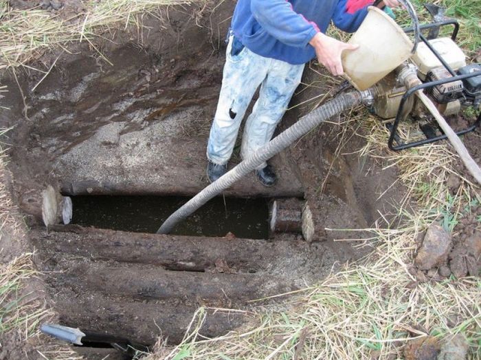 Раскопки немецкого блиндажа в Ленинградской области