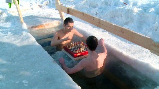 Эмоциональные новогодние купания
