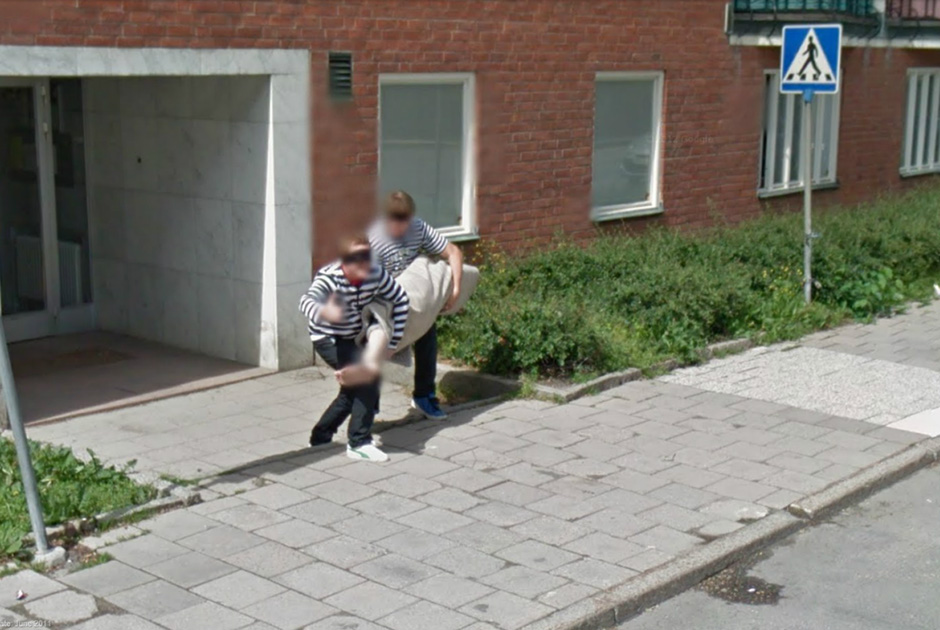 Необычные кадры, заснятые камерами Google Street View
