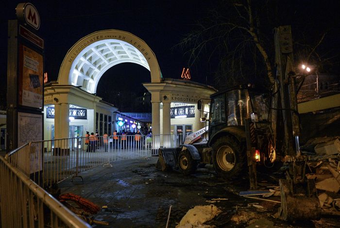 В Москве начался снос ларьков, признанных «опасным самостроем»