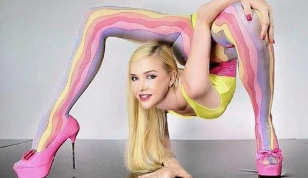 Самая гибкая женщина в мире