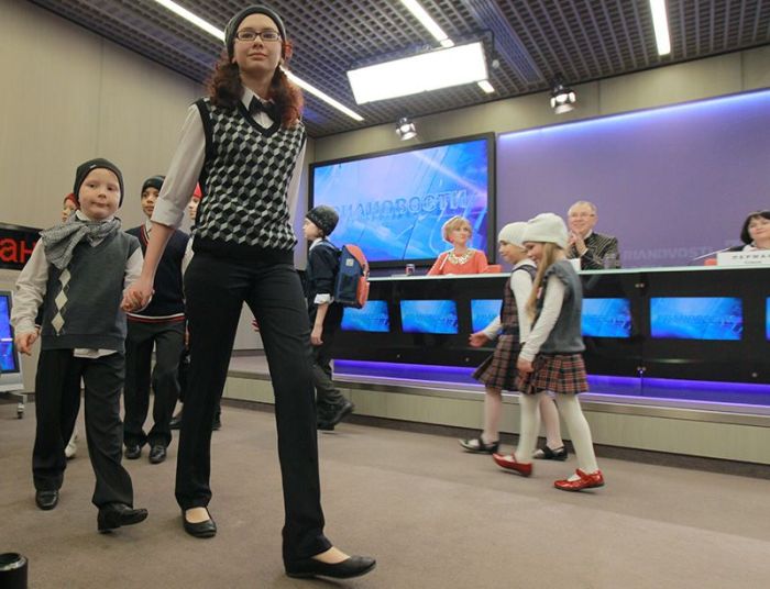 Новая школьная форма от Славы Зайцева (13 фото)