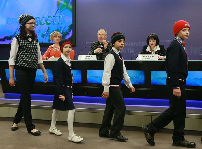 Новая школьная форма от Славы Зайцева (13 фото)