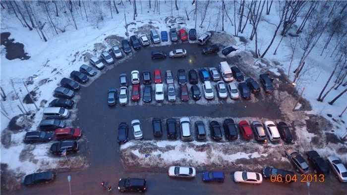 Парковка по-семейному (4 фото)