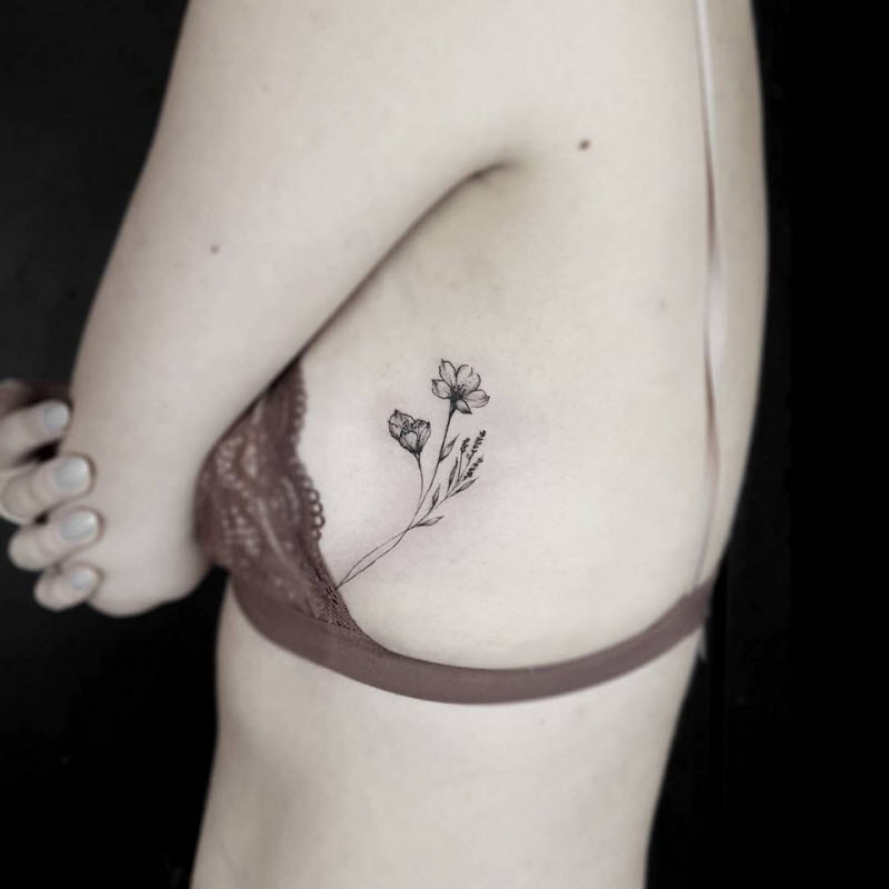 Sideboob tattoo: новая модная тенденция татуировок среди девушек