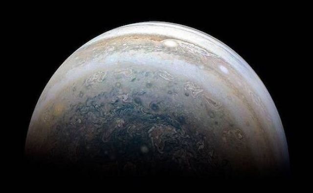 NASA радует фанатов космоса свежими снимками