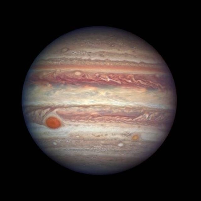 NASA радует фанатов космоса свежими снимками
