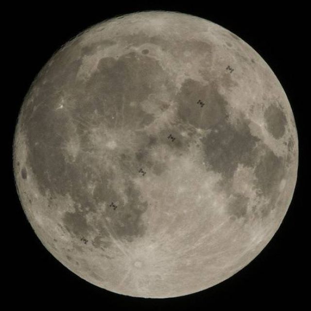 NASA радует фанатов космоса свежими снимками