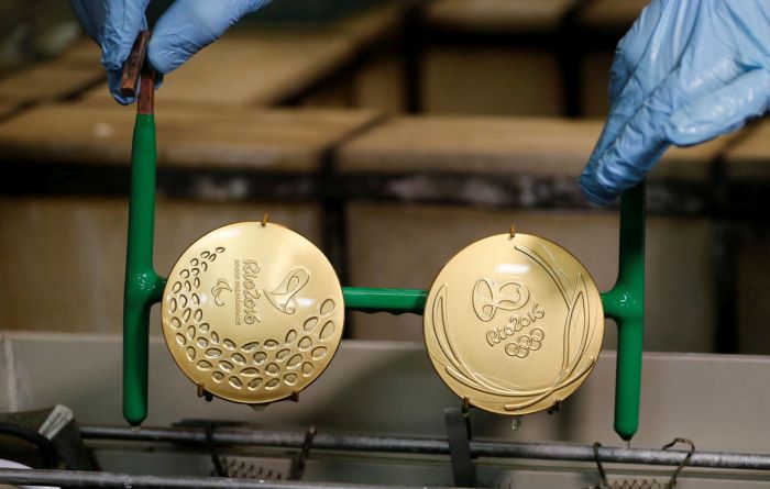 Как делают золотые медали для Олимпиады в Рио