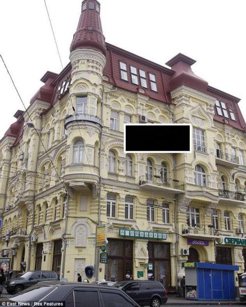 Кто что хранит на балконе (4 фото)