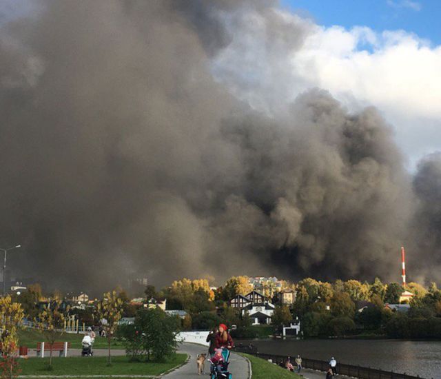 В Москве сгорел торговый центр «Синдика»