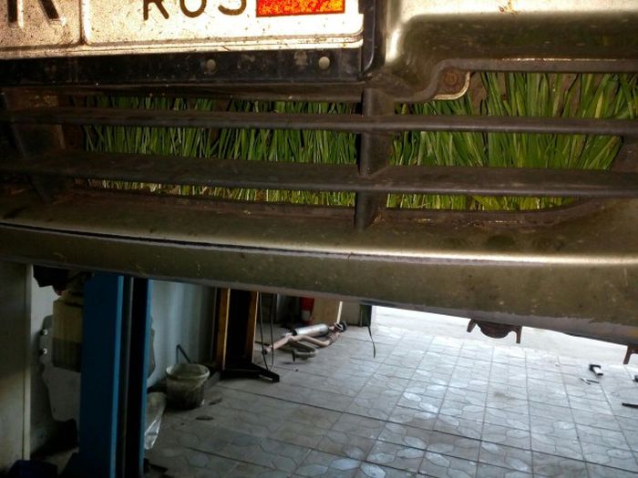 Будни работников автосервиса