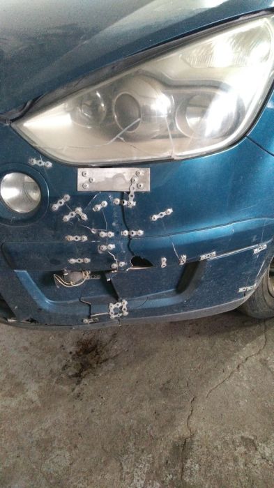 Будни работников автосервиса