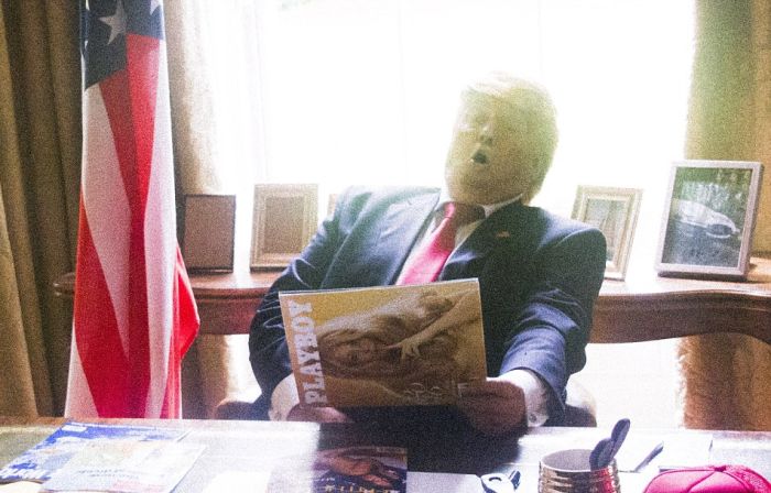 Двойник Трампа развлекается в Белом доме
